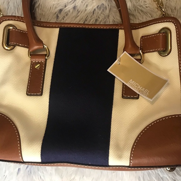 Michael Kors purse - Picture 6 of 6